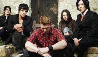 Το «υπεριώδες ρομπότ» των Queens Of The Stone Age...