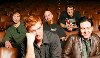 Οι Queens Of The Stone Age ηχογραφούν νέο τραγούδι για τη Διεθνή Αμνηστία