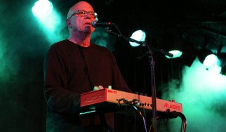 Θρύλοι της synth pop διασκευάζουν κλασικό κομμάτι των AC/DC