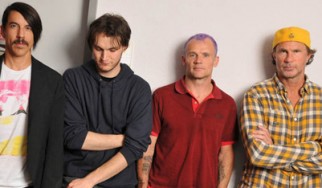 18 νέα κομμάτια σε έξι μήνες από τους Red Hot Chili Peppers