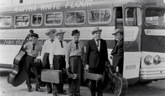 Αγαπημένα road songs στην εκπομπή Retrinno σήμερα στις 20:00