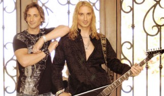 Μέλη των Savatage μαζί σε νέο τραγούδι
