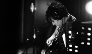 Ο Ryan Adams διασκευάζει Iron Maiden για τη σειρά "Californication"