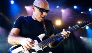 Ο Joe Satriani γίνεται ήρωας comic
