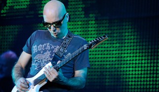 Ο John Petrucci (Dream Theater) και ο Steve Morse (Deep Purple) στην περιοδεία του Joe Satriani