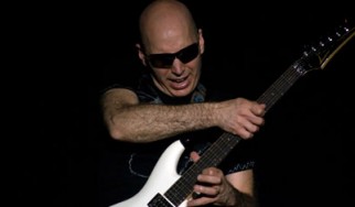 Τον Μάιο το "Unstoppable Momentum" του Joe Satriani