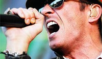 O Scott Weiland εκτός Velvet Revolver
