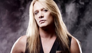 Δείτε τον Sebastian Bach να μιμείται τον Freddie Mercury