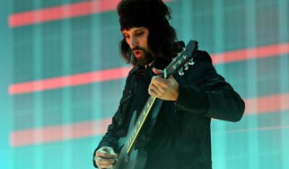 Τον «κώδωνα του κινδύνου» κρούει ο Serge Pizzorno (Kasabian) για τον Nigel Farage