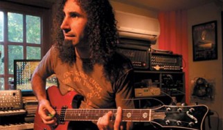 O Serj Tankian θα διασκευάσει Αισχύλο