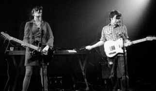 Οι Six Organs Of Admittance επιχειρούν τον πρώτο τους ...ηλεκτρισμένο δίσκο