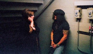 Ο Slash πλέκει το εγκώμιο της Adele και της Amy Winehouse