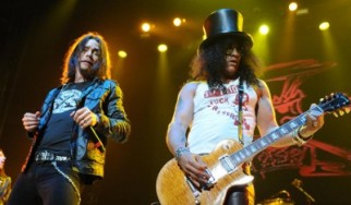 Τα περιεχόμενα του πρώτου DVD του Slash (με τον Myles Kennedy στα φωνητικά) 