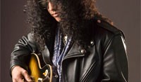 Ο Slash ηχογραφεί μαζί με Grohl και McKagan
