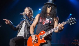 Ντοκιμαντέρ-αφιέρωμα για τον Slash, δείτε δύο live videos