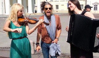 Ο Steven Tyler (Aerosmith) έγινε ...ρεζίλι στην Λιθουανία
