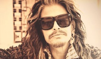 Ακούστε το "Love Is Your Name" του Steven Tyler