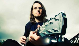 Ο Steven Wilson παρουσιάζει την πιο προσιτή πλευρά της μουσικής του