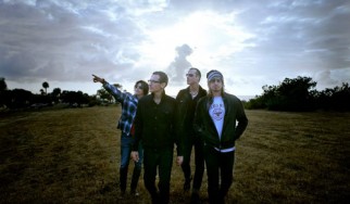 Οι Stone Temple Pilots στη σκηνή με τον Chester Bennington (Linkin Park)