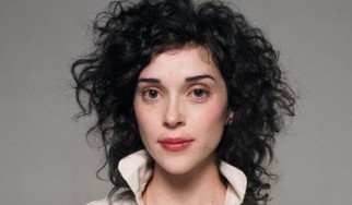 50-λεπτη εμφάνιση της St. Vincent στην εκπομπή του David Letterman (video)