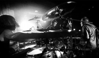 Λεπτομέρειες για το supergroup Them Crooked Vultures