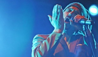 Ο Tim Booth, η φωνή των James, έρχεται στην Ελλάδα για τρεις εμφανίσεις. Κερδίστε προσκλήσεις για τη συναυλία της Θεσσαλονίκης!