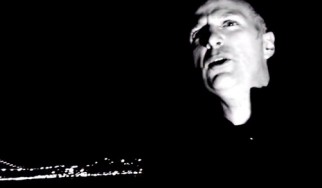 Video clip για την διασκευή των Tombs στο "Heroes" του David Bowie