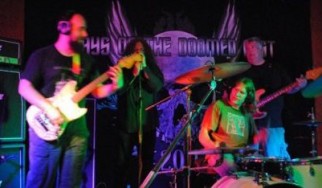 Ξανά μαζί επί σκηνής βρέθηκαν τα αρχικά μέλη των Trouble