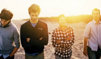 Αγωγές για το εξώφυλλο του "Contra" των Vampire Weekend