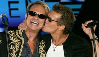 Ο David Lee Roth «ρίχνει φως» στις ακυρώσεις συναυλιών των Van Halen
