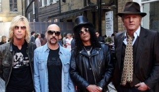 Οι Velvet Revolver δοκιμάζουν νέους τραγουδιστές. Δε θα είναι ο Myles Kennedy