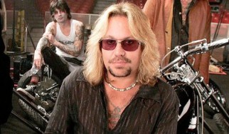 Vince Neil (Motley Crue): «Το να ανοίξω στριπτιτζάδικο ήταν κάτι το αναμενόμενο»