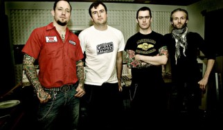 Ο τραγουδιστής των Napalm Death ανεβαίνει επί σκηνής με τους Volbeat