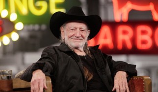 Willie Nelson: «Ψηφίστε εκείνους που υποστηρίζουν την νομιμοποίηση της μαριχουάνας»