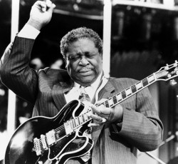 «Να πεθάνει ο King να ζήσει το ιδίωμα» 