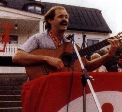 Η μουσική βιομηχανία θυμίζει Ελλάδα 