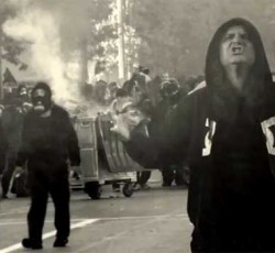 Η rock / metal μουσική κοινότητα αρνείται να παίξει το παιχνίδι του διχασμού 