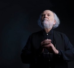 Λάβαρα μαύρα ανέμισαν... 