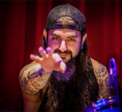 Γιατί ασχολείται ο κόσμος με τον Portnoy; 