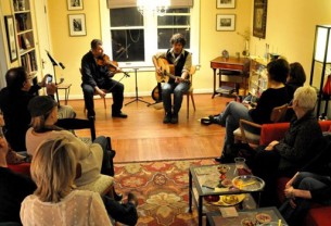 H μουσική αντίσταση στη καφρίλα και τη σαπίλα των ΜΜΕ 