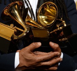 Βραβεία, λίστες, φεστιβάλ, charts... 