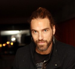 Πιο ανθρώπινος απ' ό,τι θα ευχόταν να είναι 