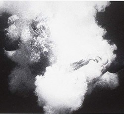 Μια βουτιά messa στον ασπρόμαυρο βυθό ενός από τους καλύτερους δίσκους του 2018 