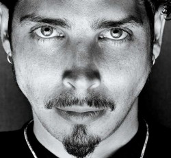 Κανείς δεν τραγουδάει σαν κι εσένα πλέον... 